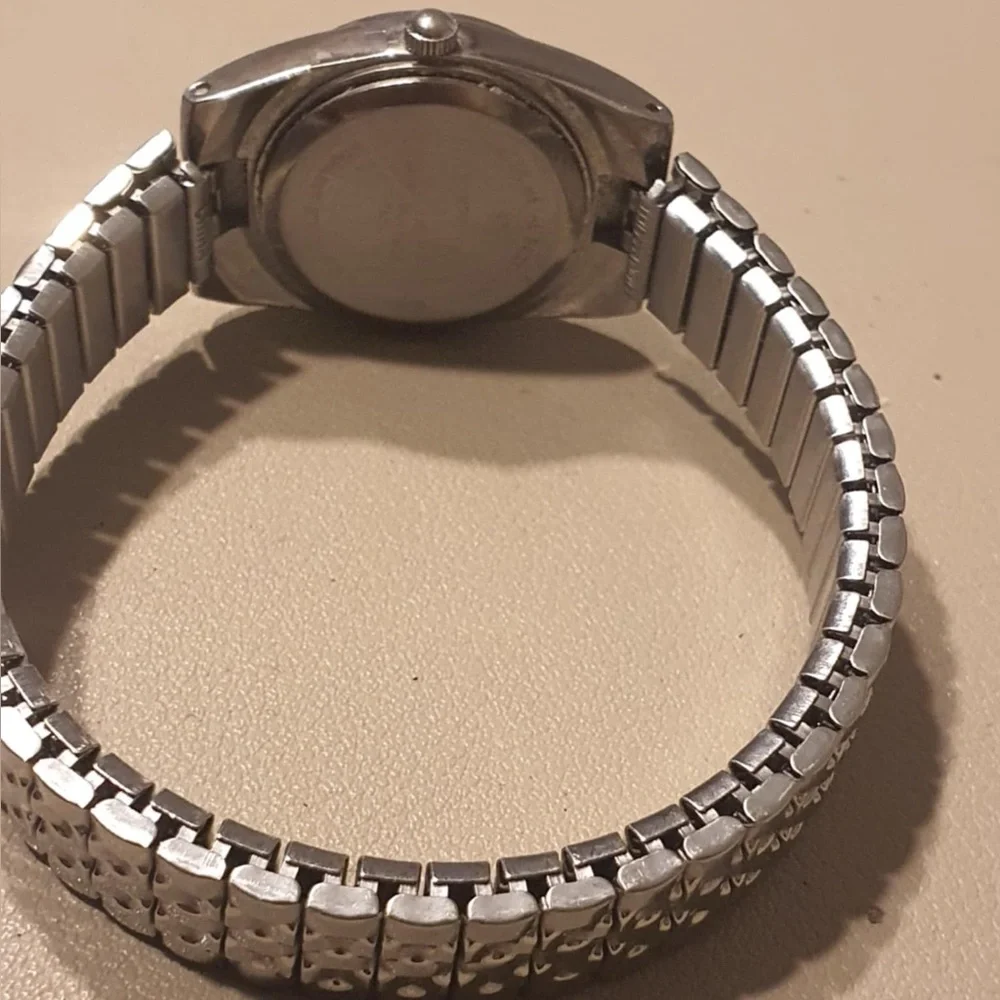 🦋10/$20🦋 FMDOTT007 Silver/Blue Stainless Steel Women's Watch